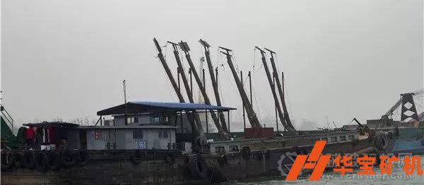 馬鞍山市水警刑警聯手破獲特大犯罪團伙盜采江砂案件抓獲46人！